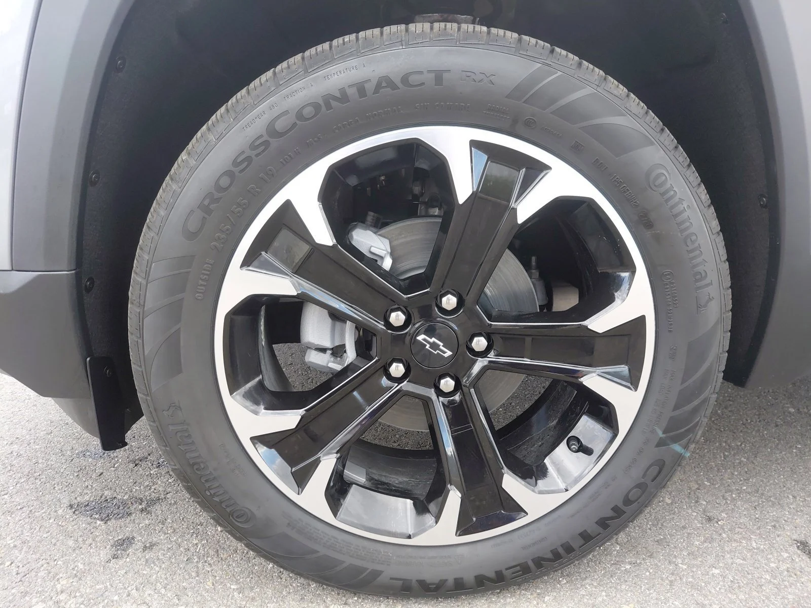 2027 Chevrolet Equinox LT - Photo 9