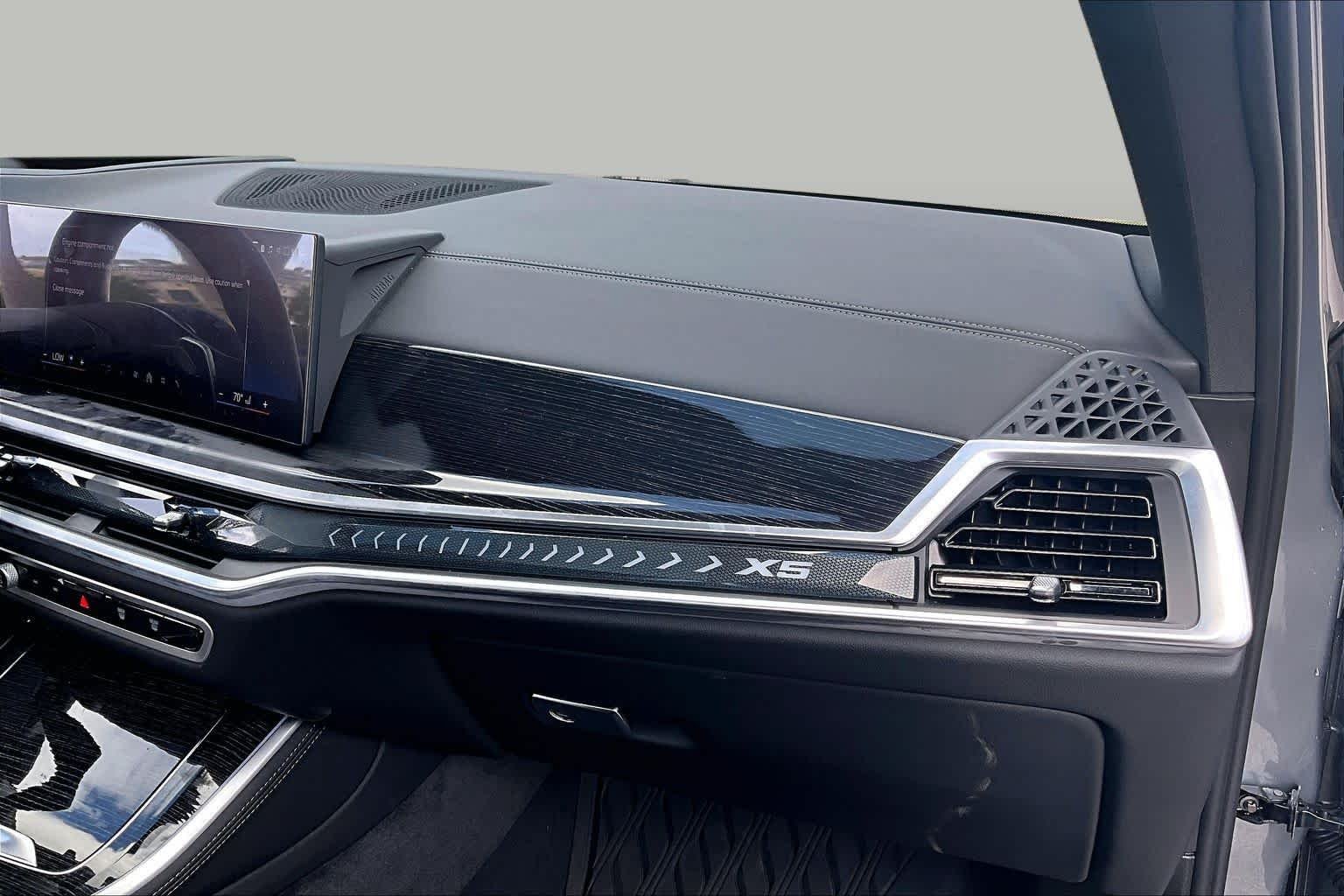 Used 2026 Skyscraper Grey Metallic BMW xDrive40i image 17
