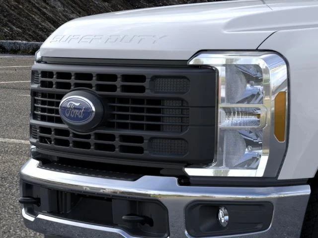 New 2026 Oxford White Ford XL image 17