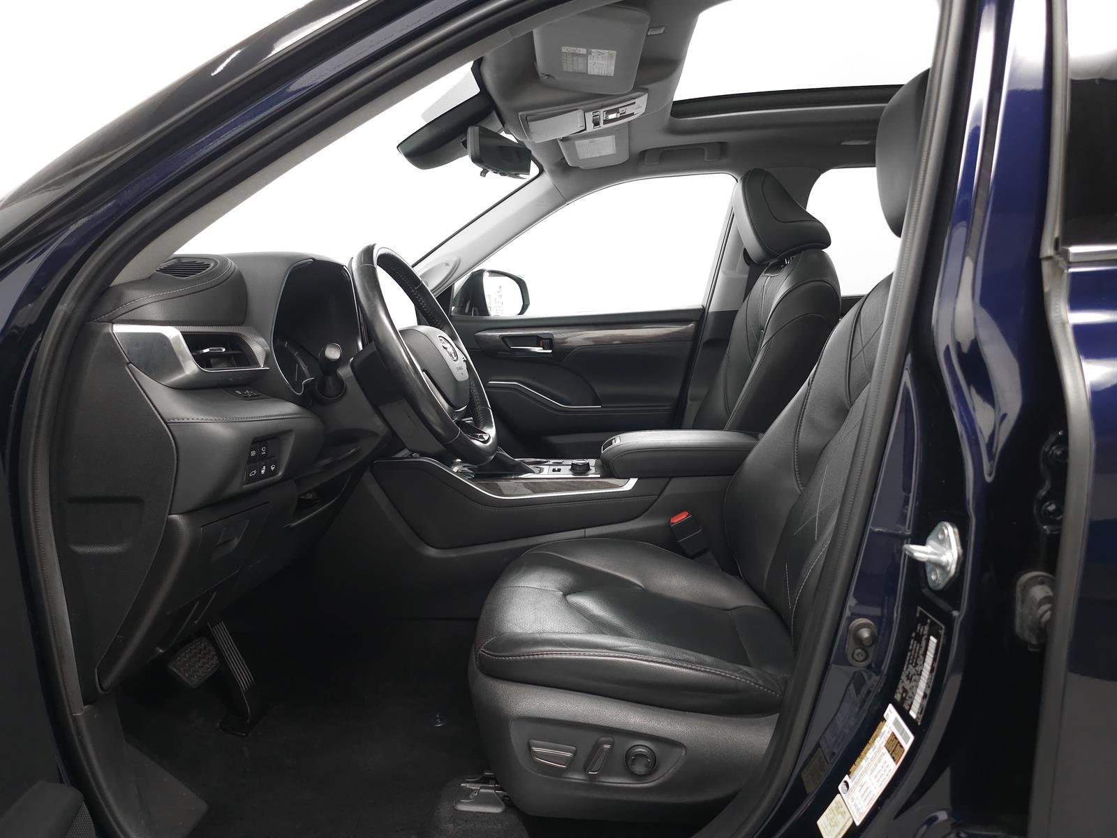Used 2020 Blue Toyota Platinum image 4