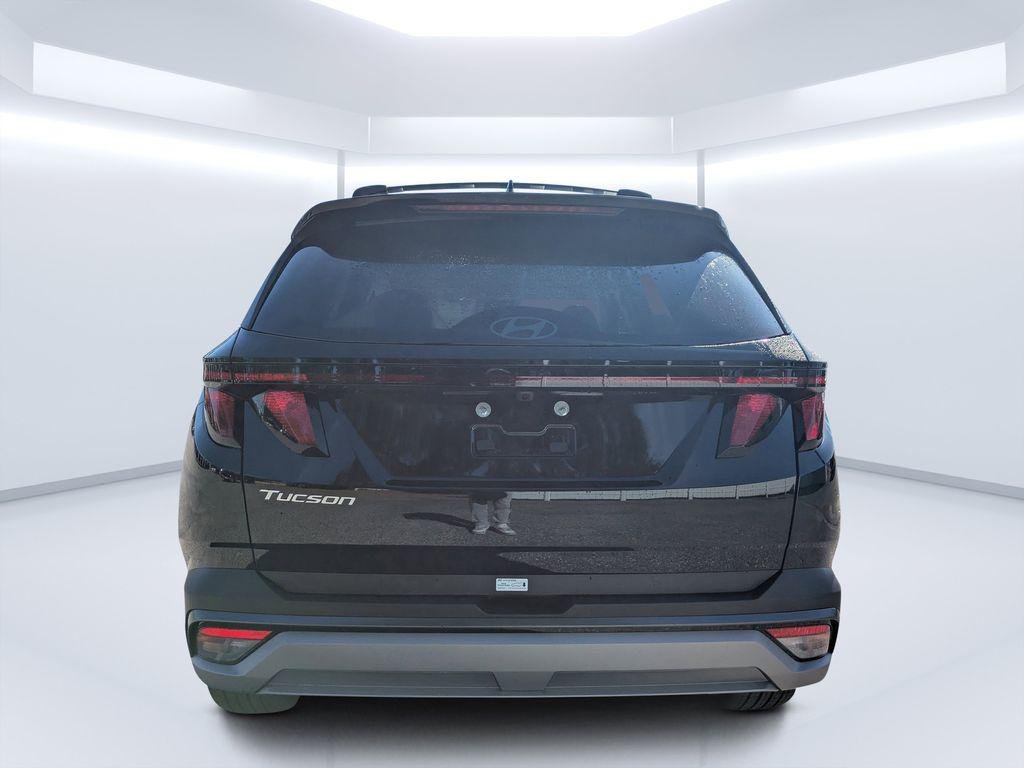 New 2026 Black Hyundai SEL FWD image 4