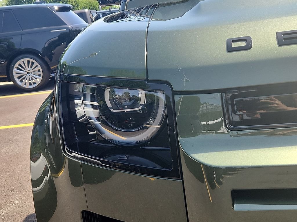 Used 2026 Woolstone Green Metallic Land Rover S image 9