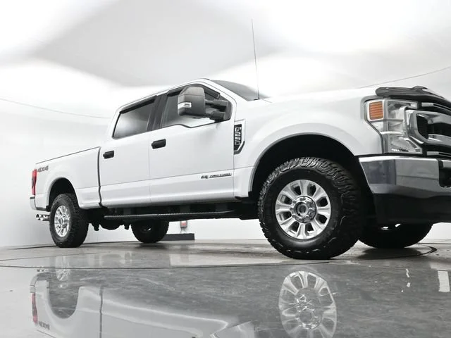 Used 2020 White Ford XL image 19