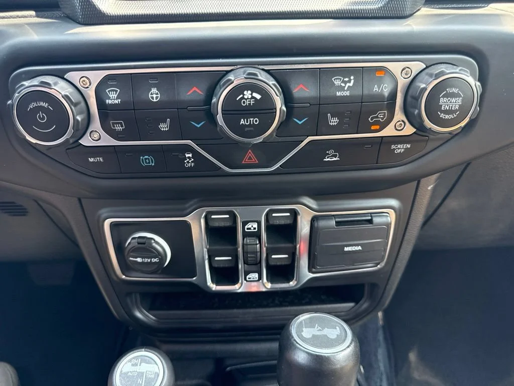 Used 2021 Red Jeep Unlimited Sahara image 18