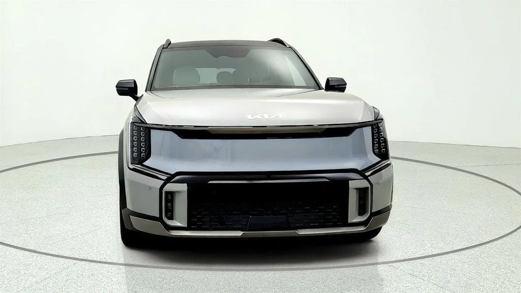 Used 2026 Wolf Gray/Ebony Black Roof Kia GT-Line AWD w/ Relaxation Package image 2