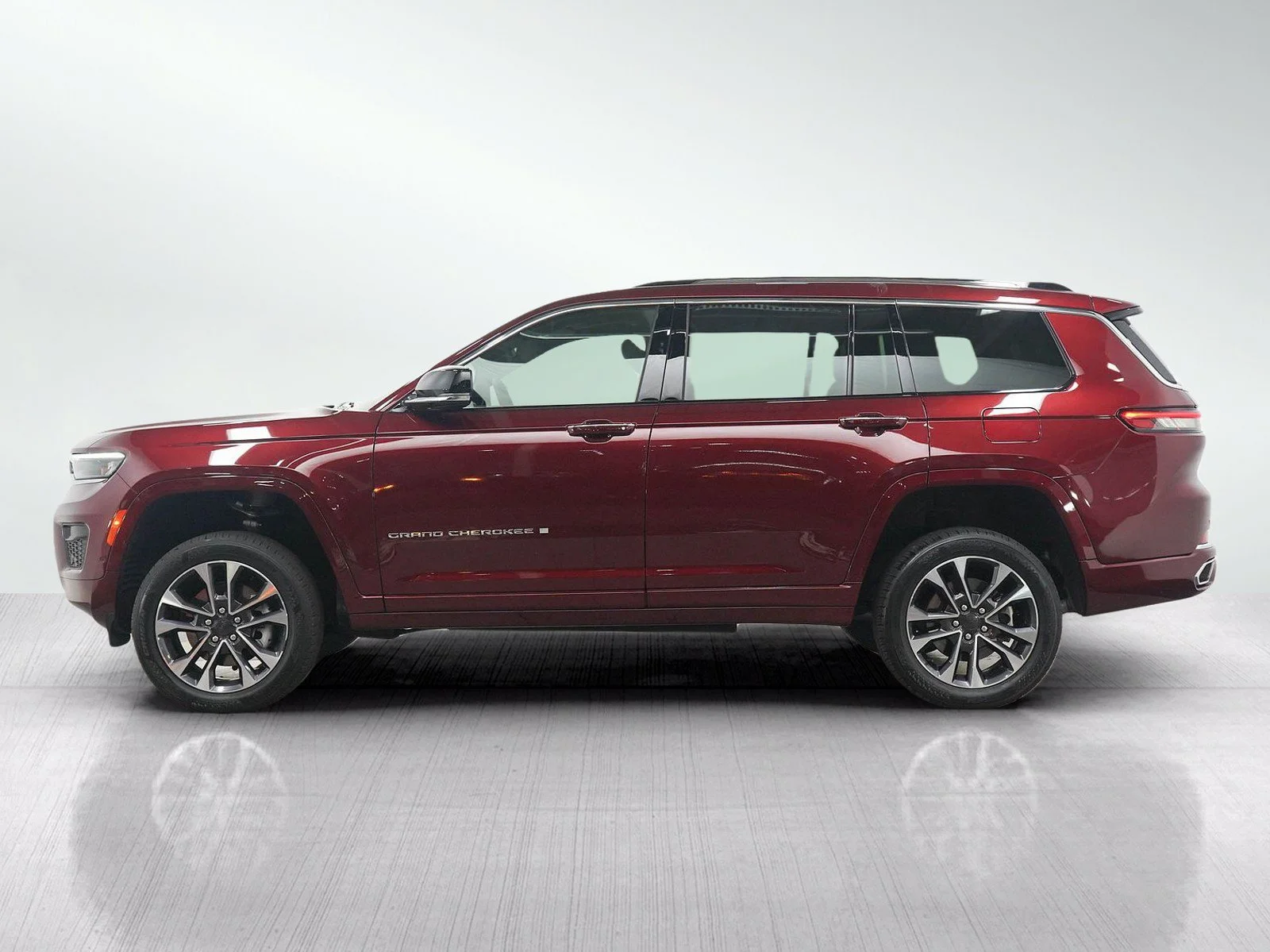 Used 2024 Jeep Grand Cherokee L Overland with VIN 1C4RJKDG8R8916091 for sale in Hopkins, Minnesota