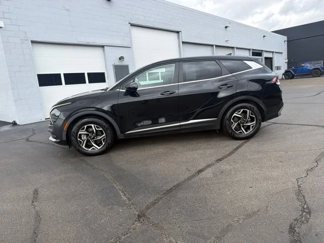 Used 2024 Black Kia LX image 19