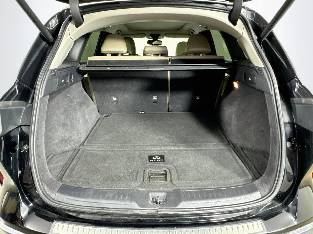 Used 2019 Black INFINITI ESSENTIAL image 32