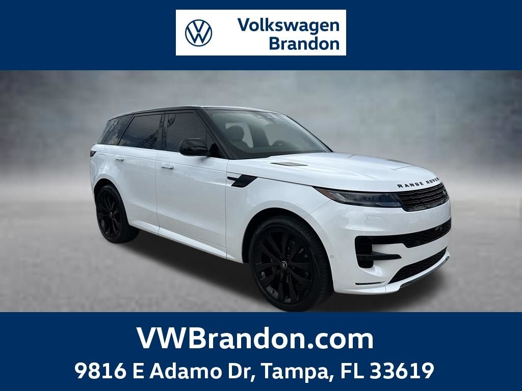 Used 2024 White Land Rover Dynamic SE image 1