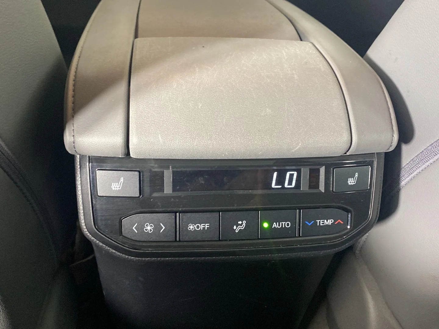 Used 2022 Magnetic Gray Metallic Toyota Platinum image 29
