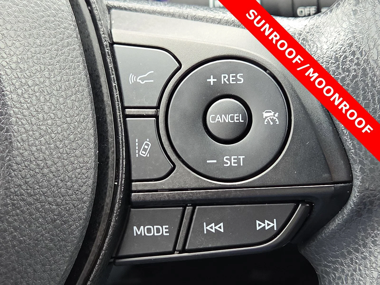 Used 2025 Magnetic Gray Metallic Toyota Hybrid XLE image 22