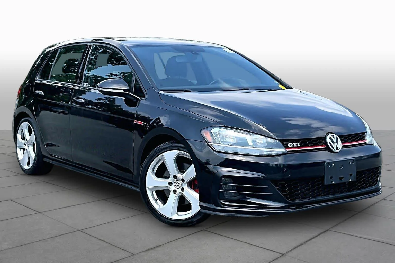 Pre-Owned 2018 Volkswagen Golf GTI S