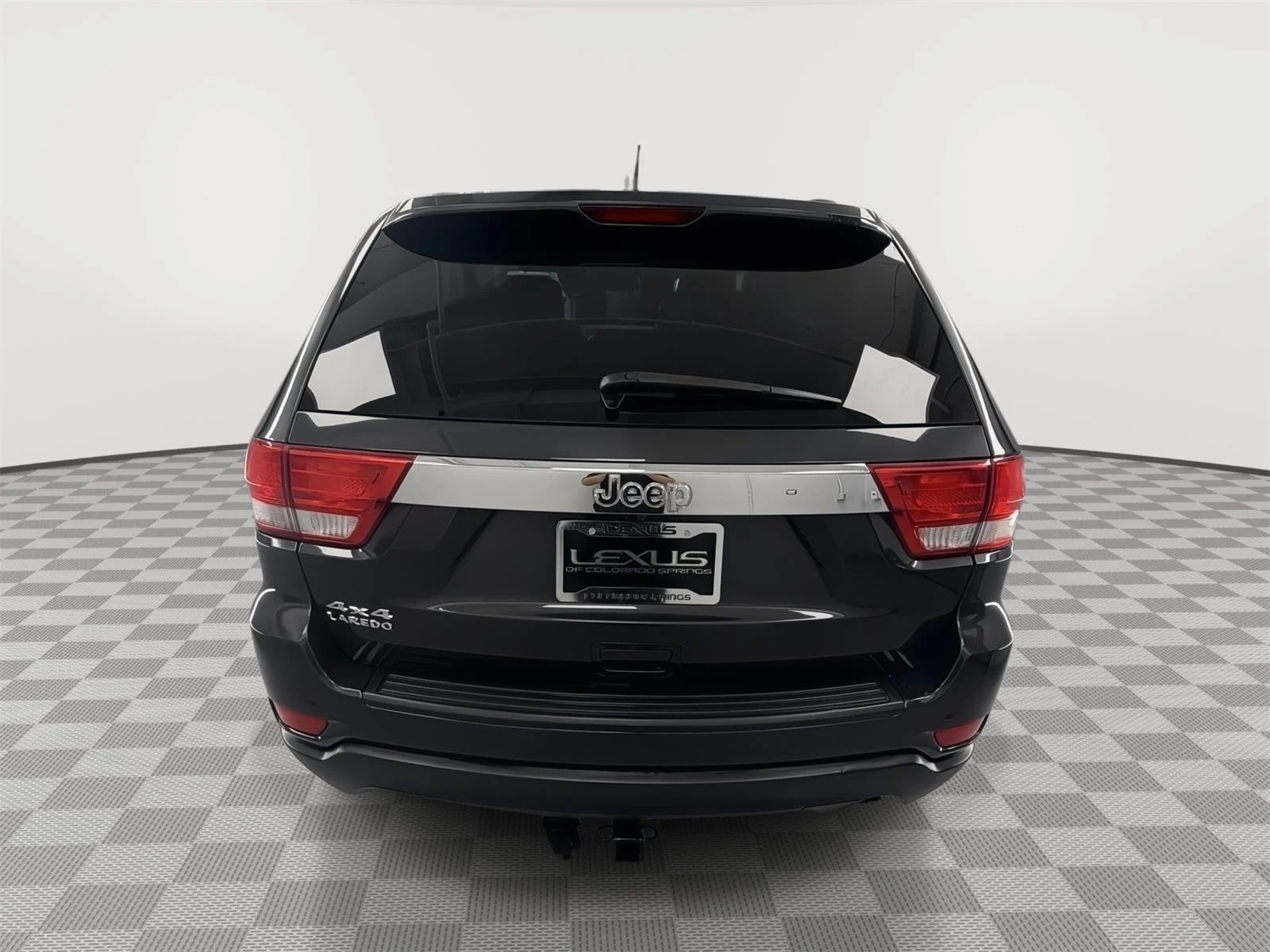 Used 2011 Dark Charcoal Pearl Jeep Laredo image 9