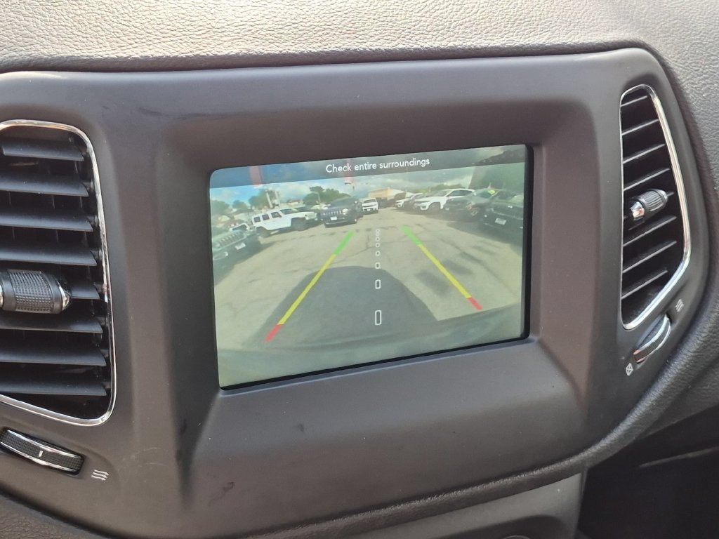 Used 2019 Gray Jeep Latitude image 16