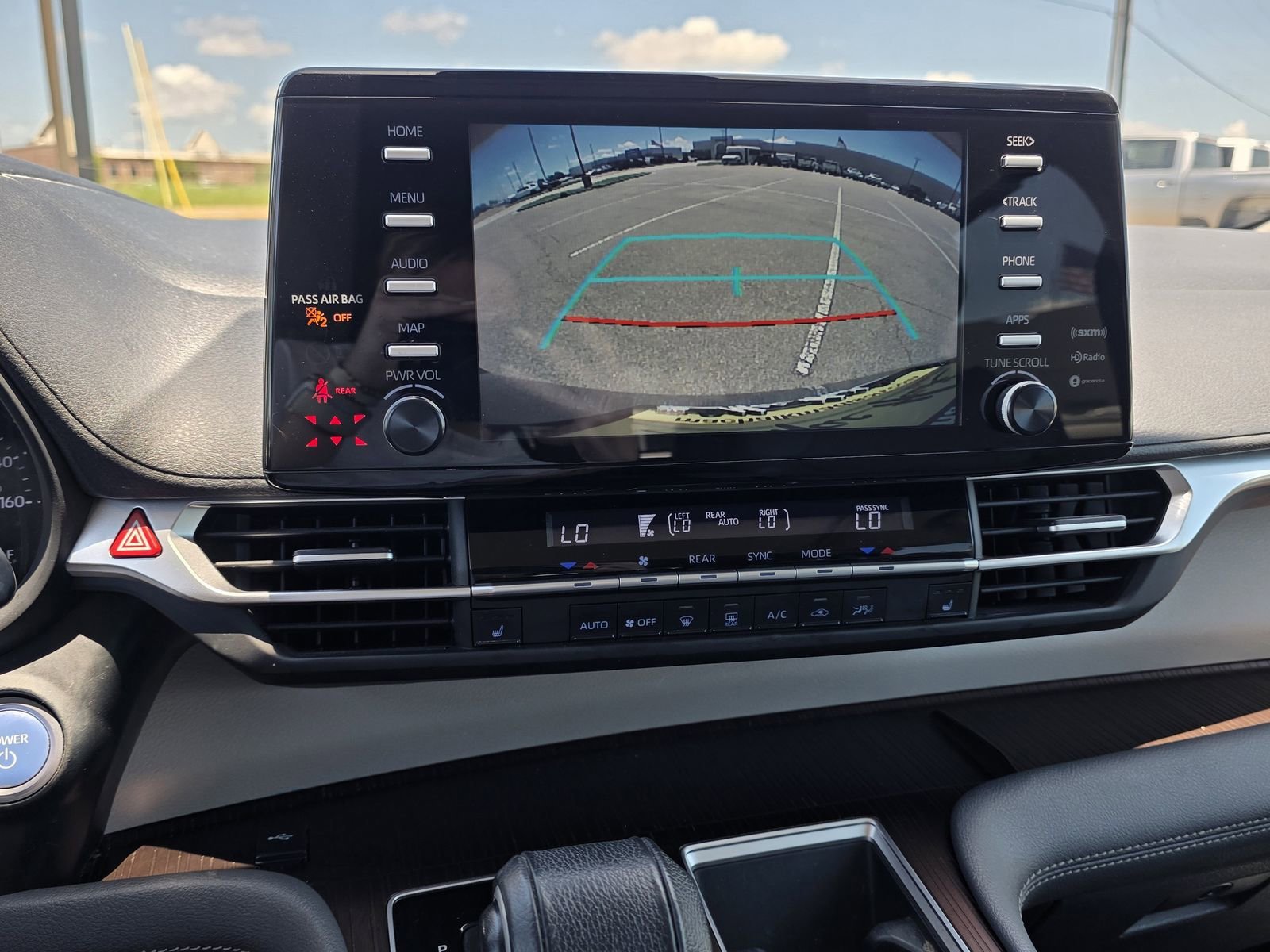 Used 2021 Silver Toyota XLE image 13