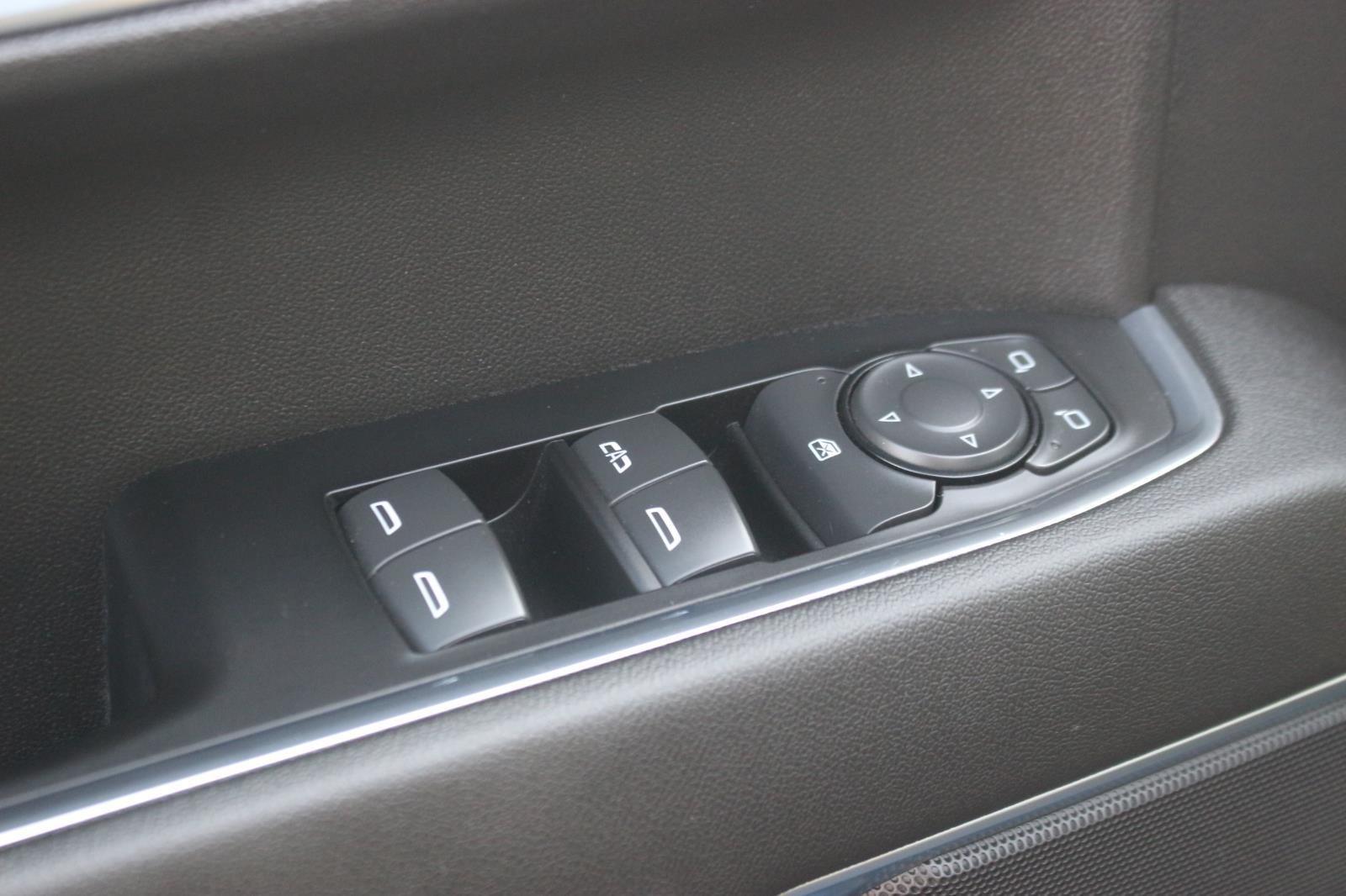 Used 2022 Dynamic Blue Metallic GMC Elevation image 16