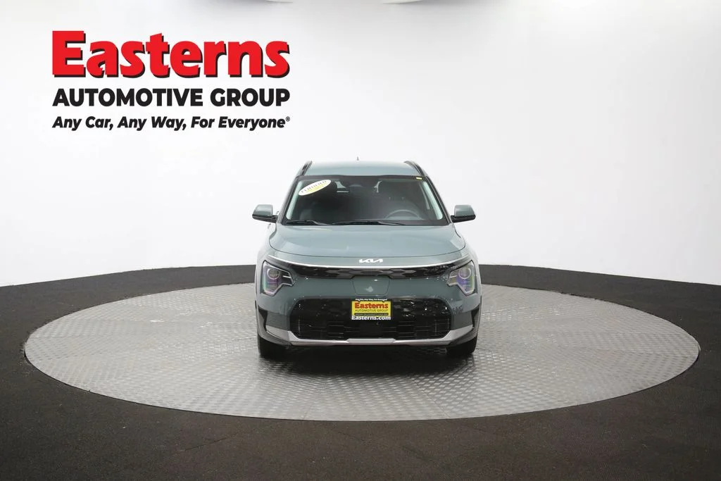 Used 2023 Green Kia Wind image 53