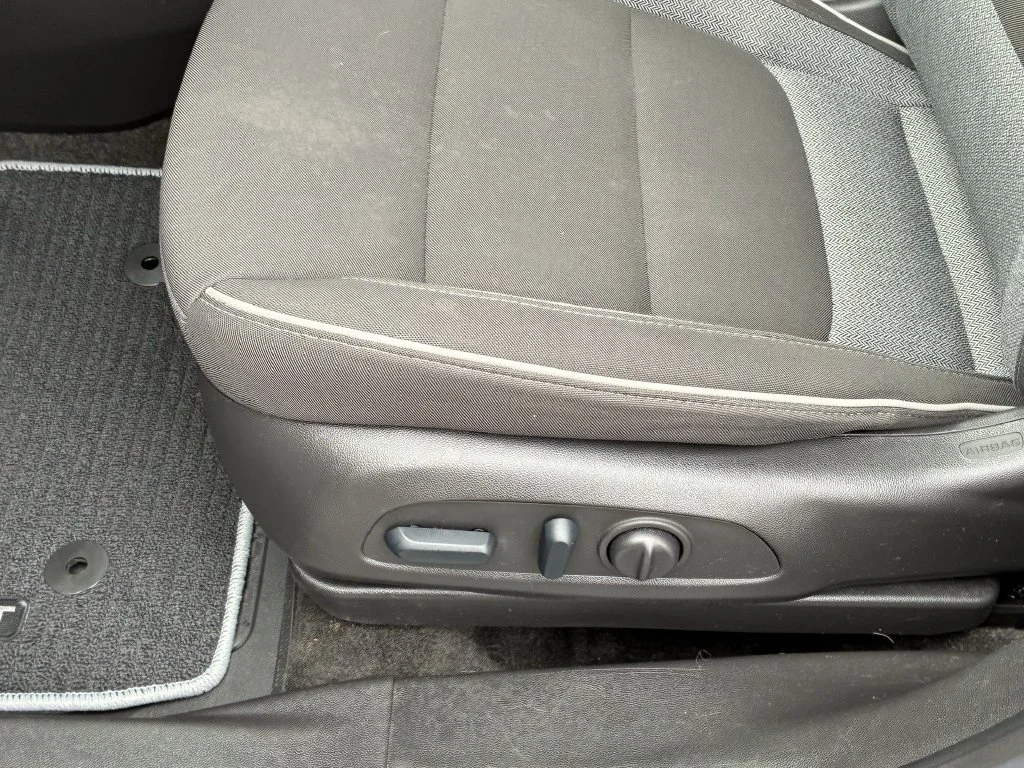 Used 2023 STERLING GRAY METALLIC Chevrolet LT image 16