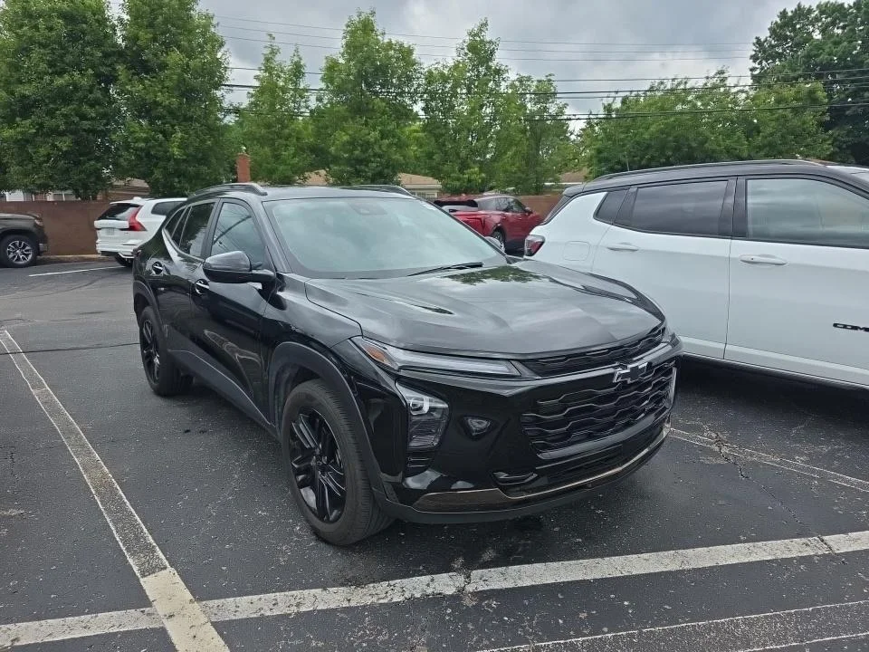 Used 2025 Mosaic Black Metallic Chevrolet ACTIV image 2