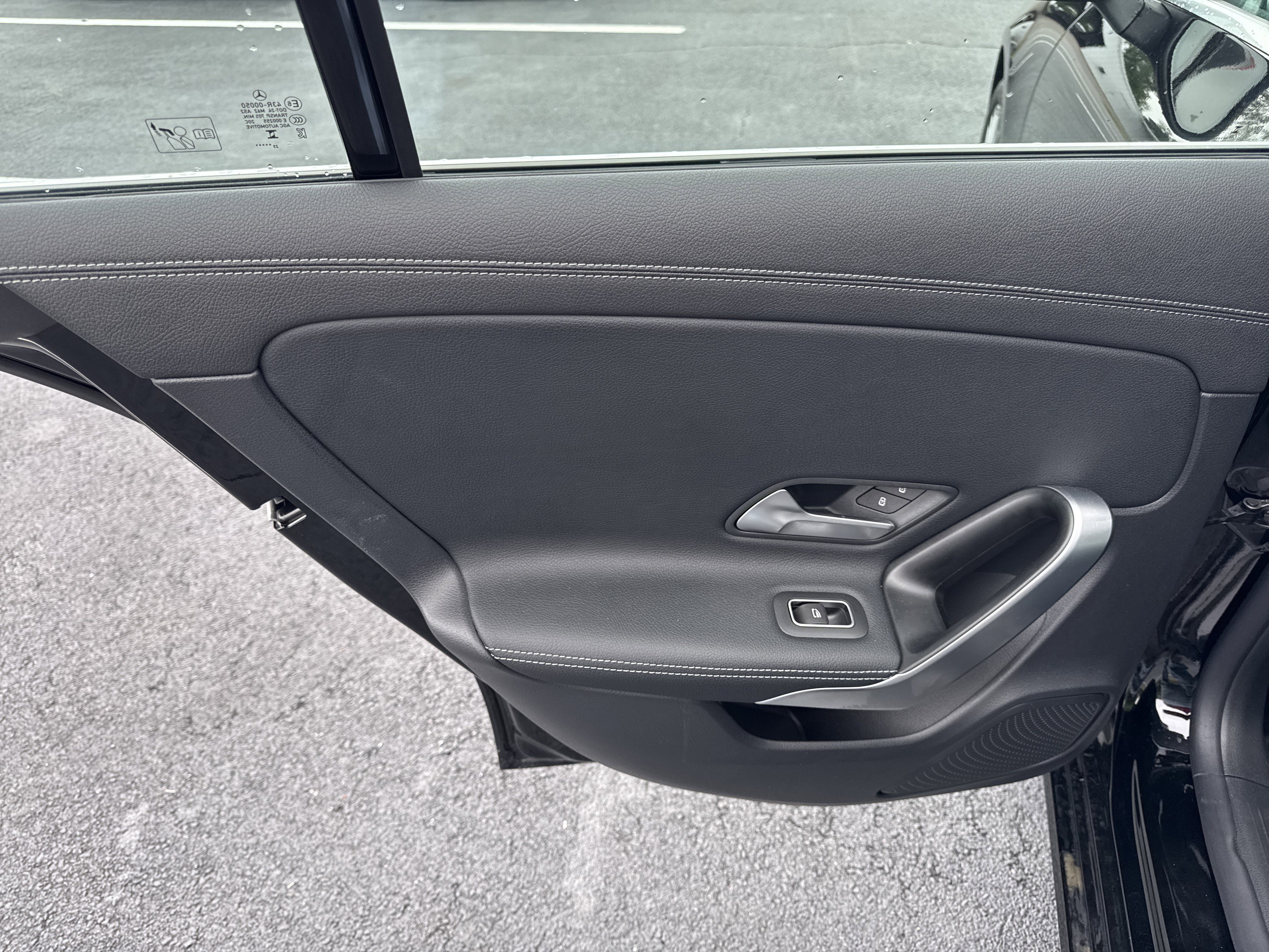 Used 2024  Mercedes-Benz CLA 250 image 4