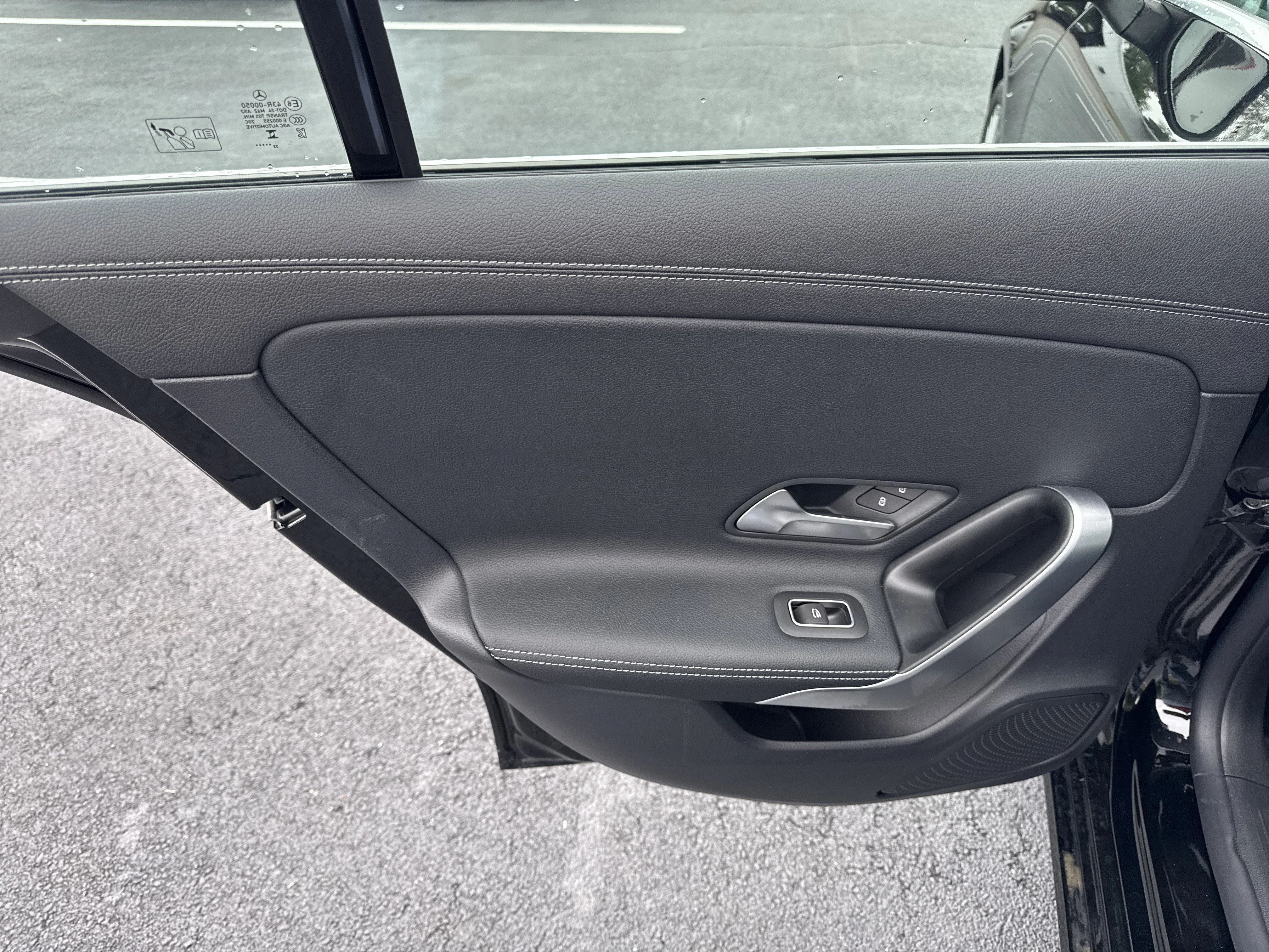 Used 2024  Mercedes-Benz CLA 250 image 4