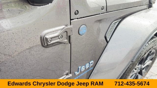 Used 2025 Gray Jeep Sahara 4xe image 10
