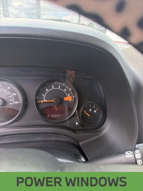 Used 2016 White Jeep Latitude image 5