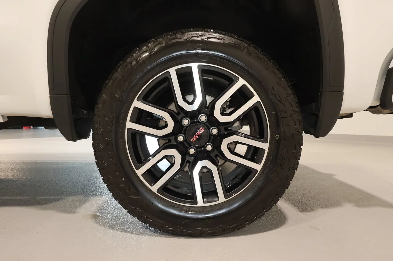 2025 GMC Sierra 1500 AT4 - Photo 36