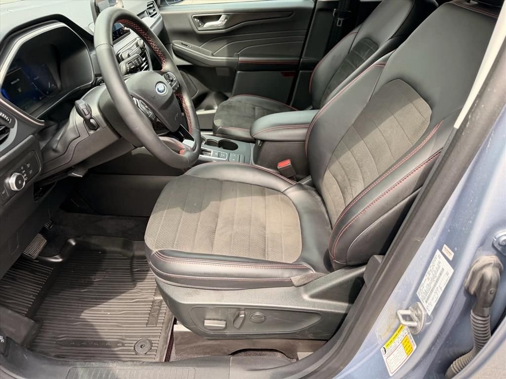 Used 2022 Blue Ford SEL image 8