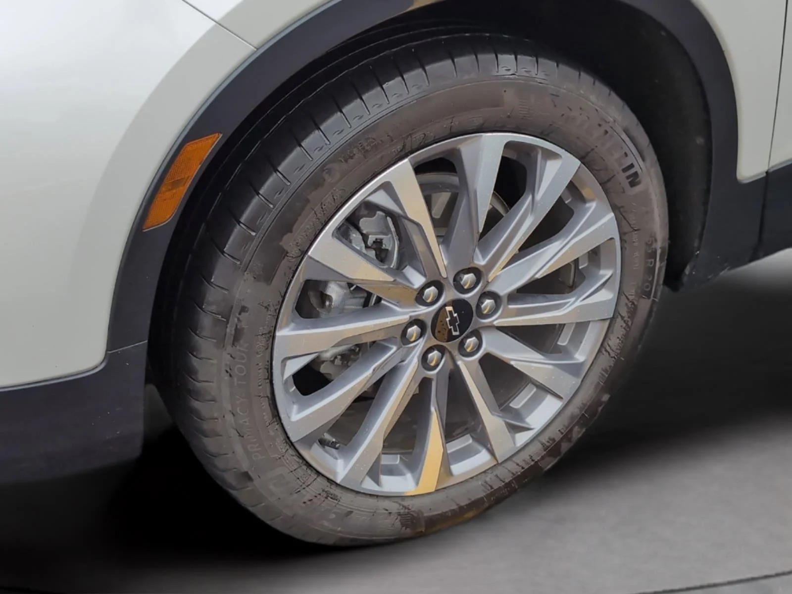 Used 2024 Iridescent Pearl Tricoat Chevrolet Premier image 36