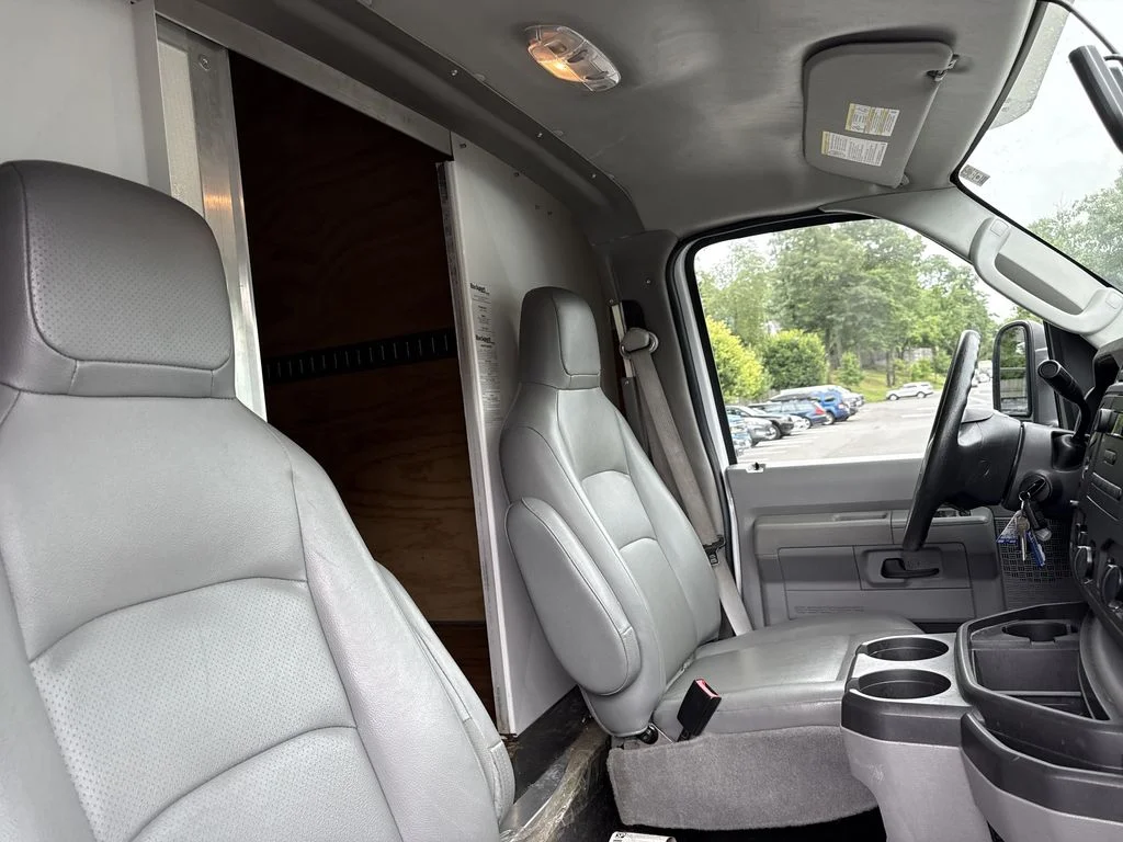 Used 2019 Oxford White Ford Base image 21