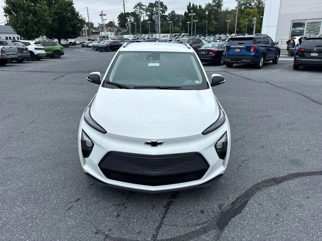 Used 2022 Summit White Chevrolet LT image 8