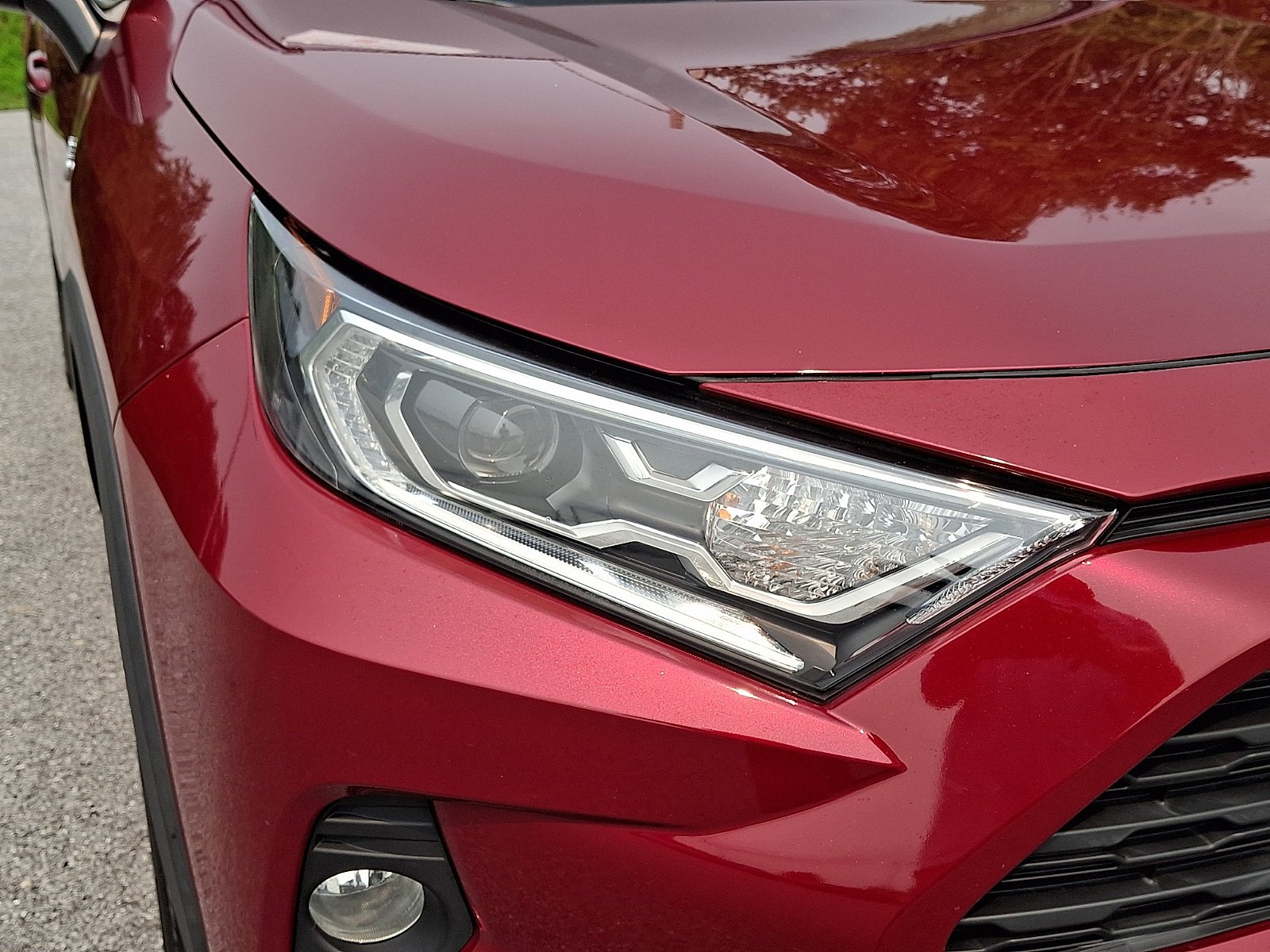 Used 2021 Ruby Flare Pearl Toyota Hybrid XLE image 10
