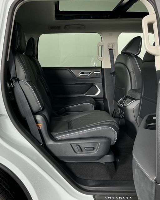 New 2026 RADIANT WHITE INFINITI Luxe 2WD image 27