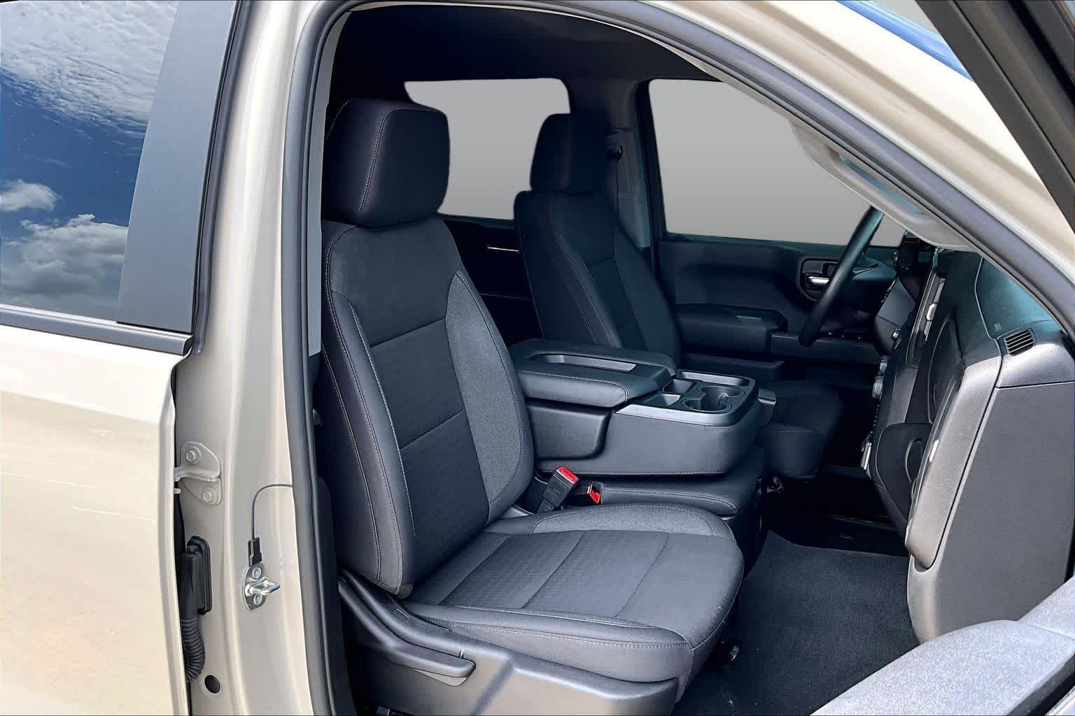 Used 2026 White Sands Chevrolet Custom image 9