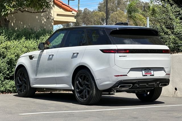 New 2026 Borasco Grey Land Rover Dynamic SE image 3
