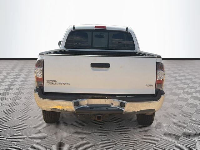 Used 2011 White Toyota Base image 6
