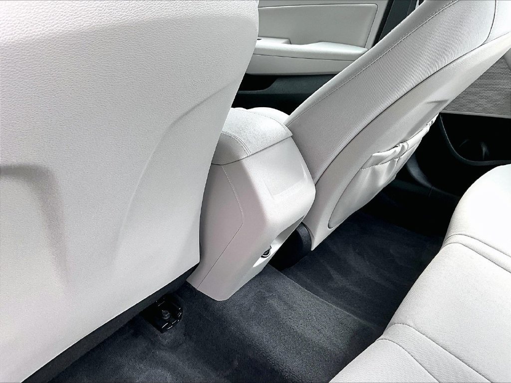 Used 2018 Red Hyundai SEL image 22
