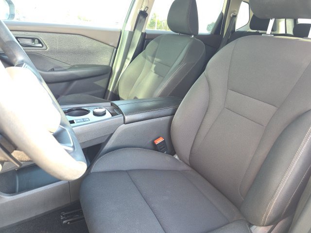 Used 2023 White Nissan S image 6