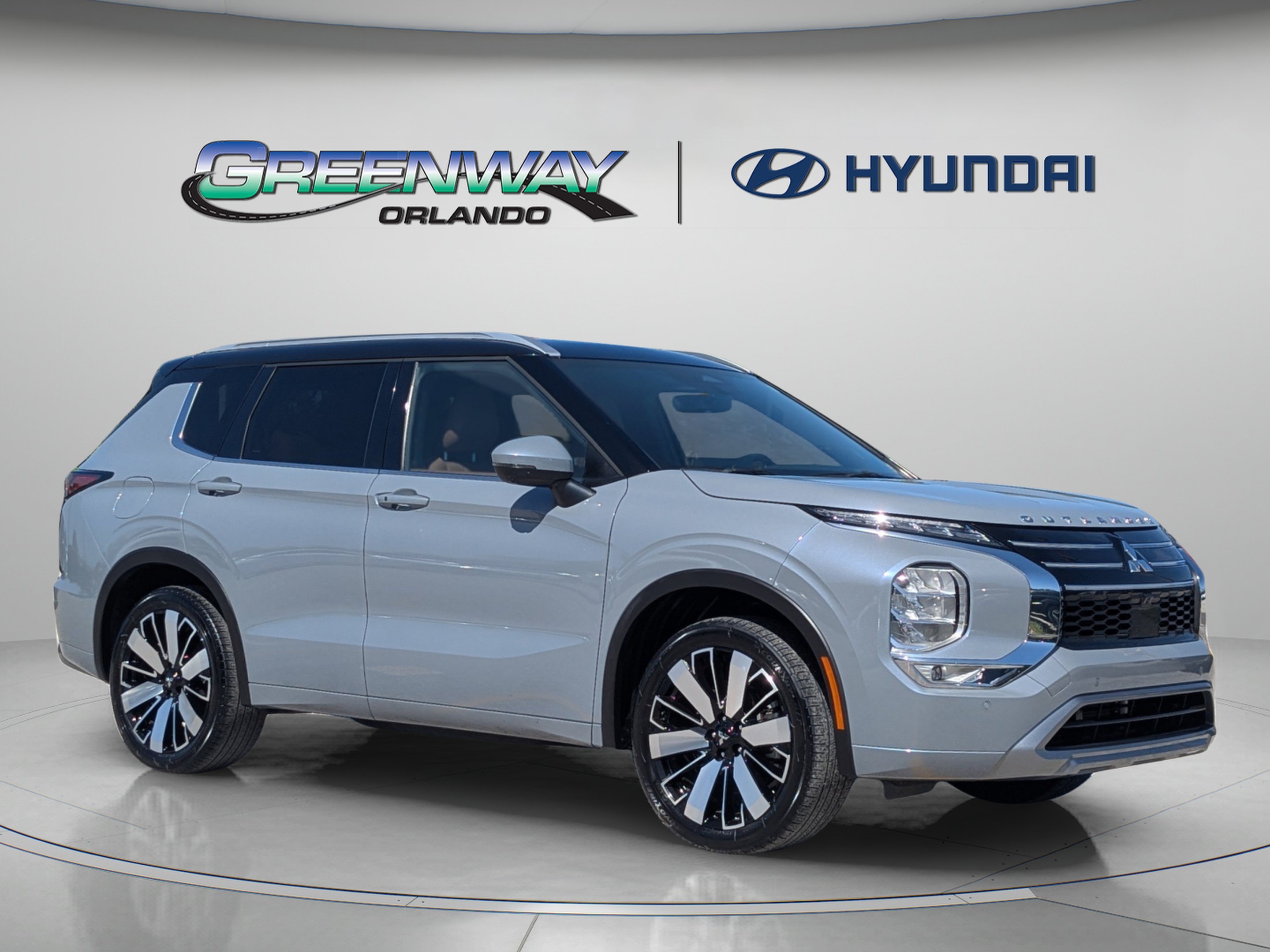 Used 2025 Moonstone Gray Metallic/Black Roof Mitsubishi SEL image 1