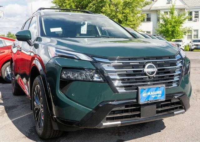 New 2026 Green Nissan Platinum image 3