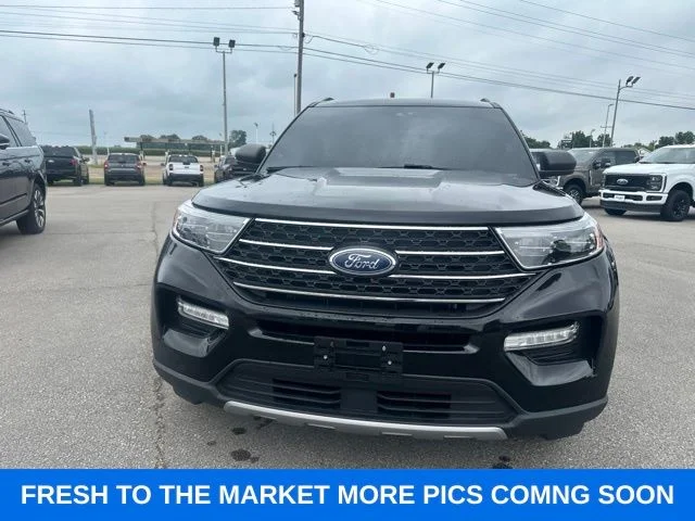 Used 2022 Agate Black Metallic Ford XLT image 3