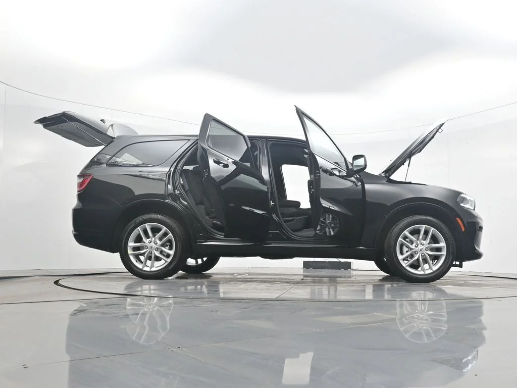 New 2026 Diamond Black Clear-Coat Exterior Paint Dodge GT image 48