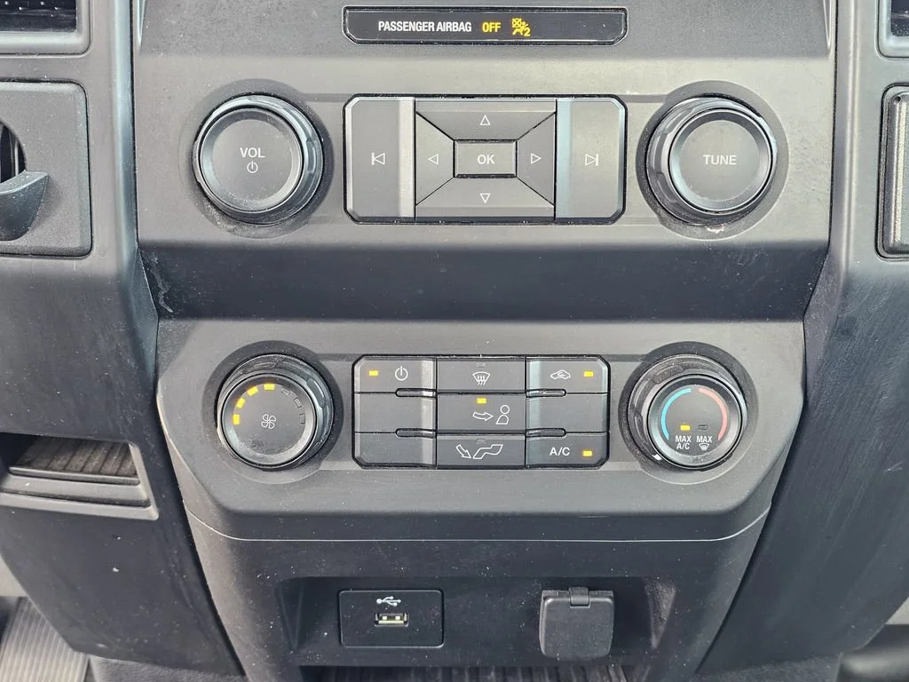 Used 2020 Oxford White Ford XL image 25