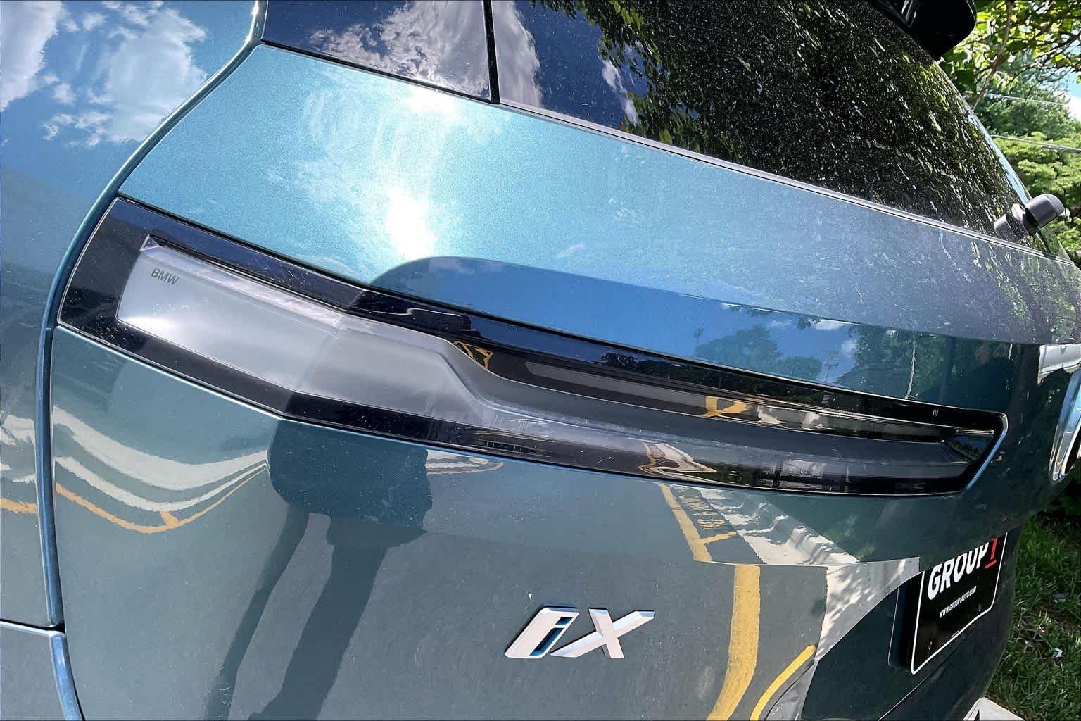 Used 2023 Blue Ridge Mountain Metallic BMW xDrive50 image 29