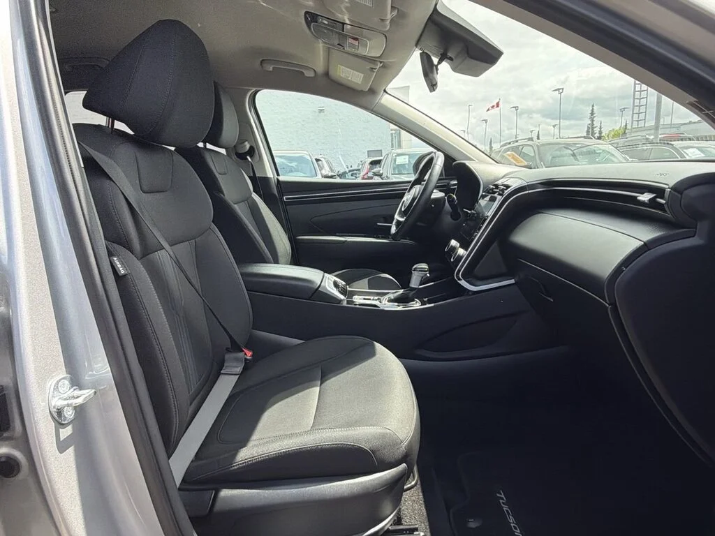 Used 2023 Shimmering Silver Hyundai AWD 2.5L Preferred Dilawri Certified   Local BC image 31