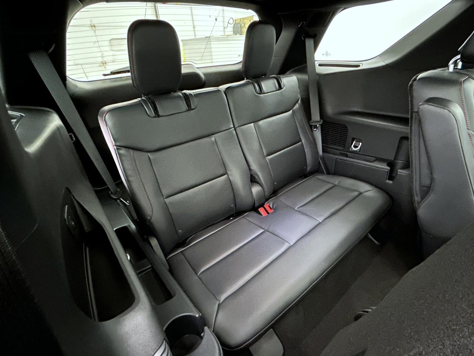 New 2027 Star White Metallic Tri-Coat Ford ST image 19