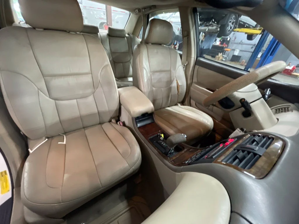 Used 2002 White Toyota XL image 10