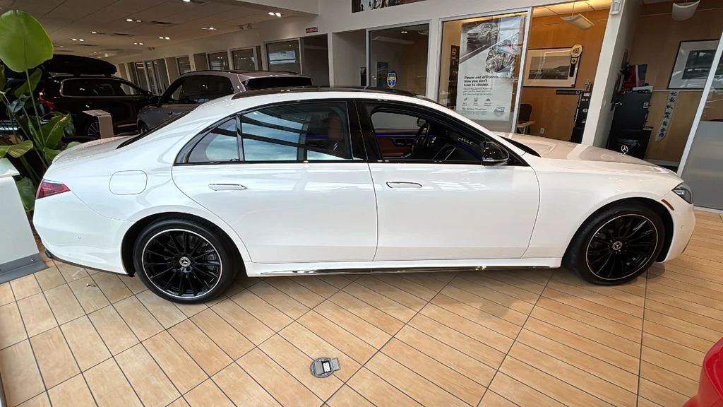 Used 2023 White Mercedes-Benz S 580 image 26