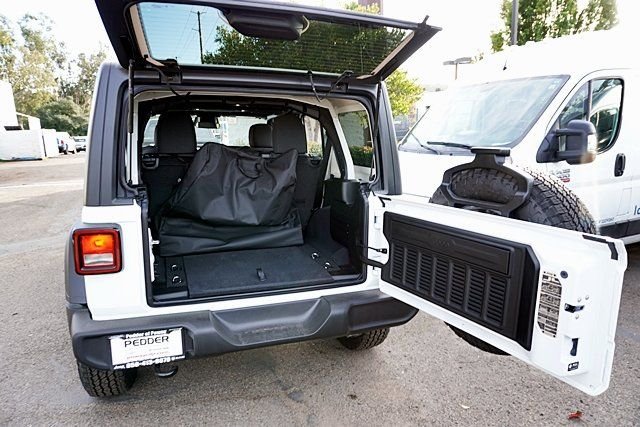 New 2026 Bright White Clear-Coat Exterior Paint Jeep Sport S image 19